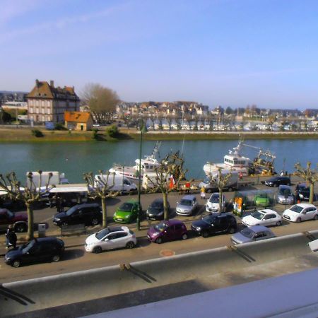 Au 112 Bis Trouville-sur-Mer Exterior photo