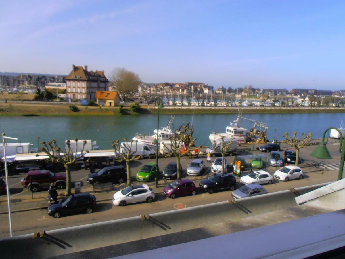 Au 112 Bis Trouville-sur-Mer Exterior photo